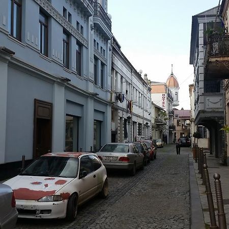 Nini'S Apartments バトゥーミ エクステリア 写真